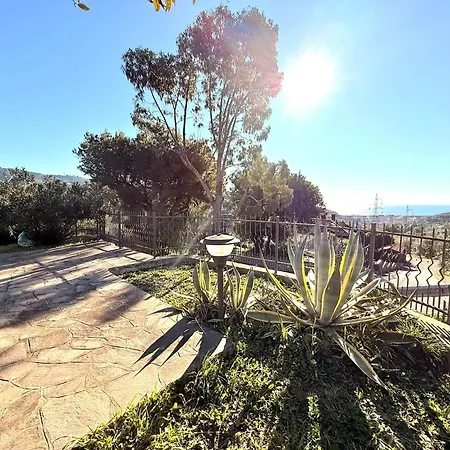 Апартаменты Relax In Con Giardino Privato E Posto Auto Pairola