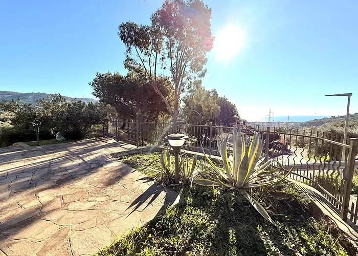 Апартаменты Relax In Con Giardino Privato E Posto Auto Pairola